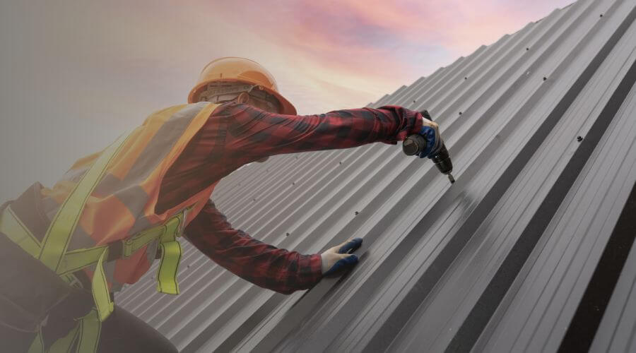 Professional gutter cleaning in Fort Dick, CA